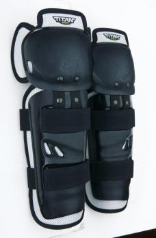 Наколенники подростковые Fox Titan Sport Knee/Shin Youth Guard (Black, OS, 2020 (04275-001-OS))