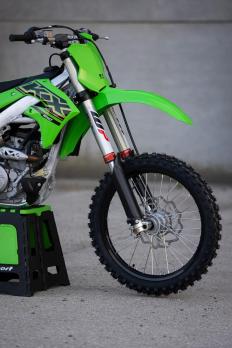 XACT PRO 7548 Spring fork Kawasaki AP01C101U403220