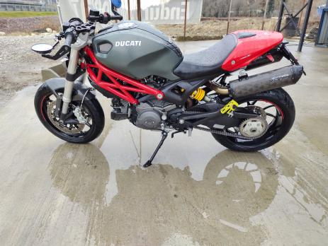 Ducati monster 796 abs