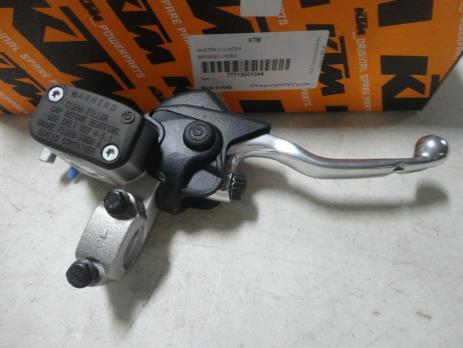 Главный тормозной цилиндр передний Brembo KTM SX/SX-F 14-21 / Husqvarna TC/TE/FC/FE 14-21